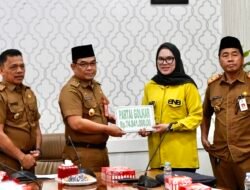 Pemkab Tanbu Serahkan Bantuan Keuangan Partai Politik Pilkada 2024